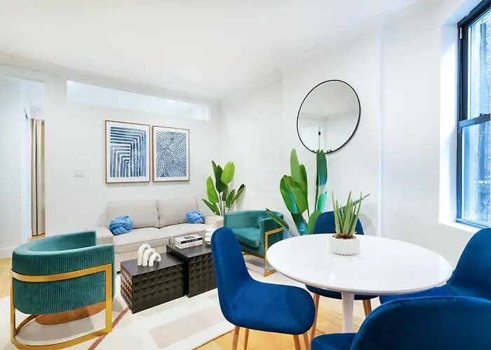 1288-4Rs Newly Furnished Prime Ues 2Br