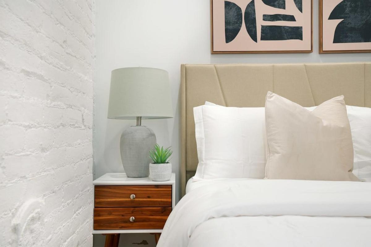Apartment 1288-4rs Newly Furnished Prime Ues 2br